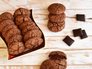 Chocolate Crinkle Cookies