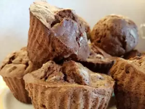 Chocolate Cupcakes with Oatmeal