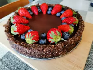 Chocolate Tart with Carob and Berries