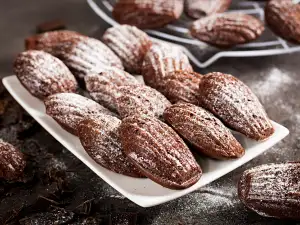 Classic French Chocolate Madeleines