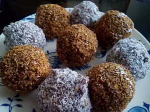 Chocolate Balls with Biscuits