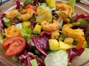 Exotic Salad with Shrimp and Honey Dressing