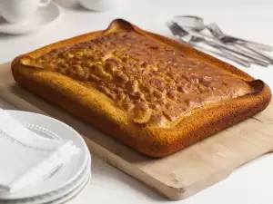 Economical Cake with Few Ingredients