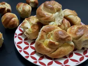 Feta Cheese Buns with Fluffy Dough