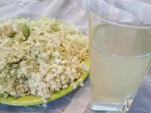 Homemade Elderberry Syrup