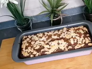 Sugar-Free Banana and Almond Sponge Cake