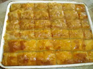 Sweet Phyllo Pastry with Orange Juice and Turkish Delight