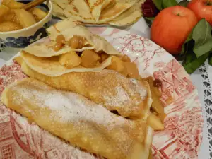 French Pancakes Stuffed with Caramelized Apples