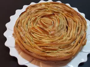 Spiral Apple Cake