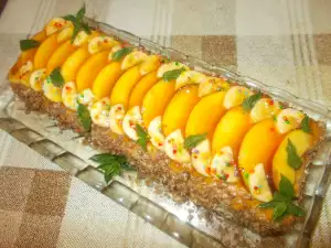 Cake with Biscotti, Peaches and Bananas