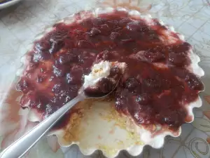 Cake with Biscuits, Yoghurt and Strawberry Jam