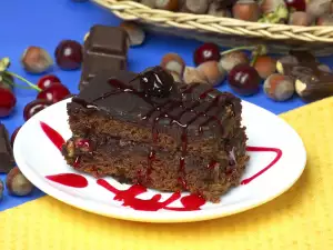 Easy Chocolate Cake with Walnuts