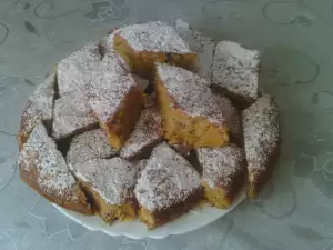 Cake with Pumpkin, Walnuts and Cinnamon