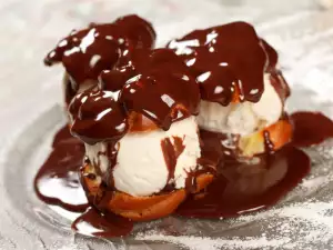 Éclairs with Ice Cream