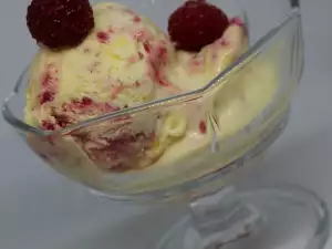 Fruit Ice Cream with Mango and Raspberries