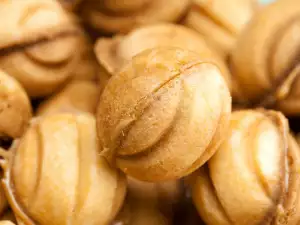 Butter Cookies with Honey and Chocolate