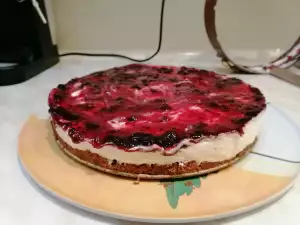 Traditional Cream Cheesecake with Blueberries