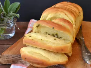 Savory Brioche Accordion with Aromatic Herbs