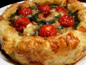 Puff Pastry Pie with Spinach and Bacon