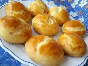 Round Buns with Yeast