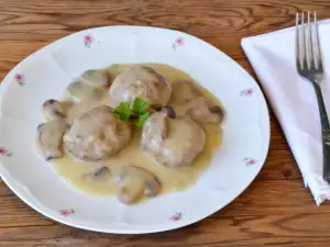 Meatballs in a Wonderful Mushroom Sauce