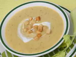 Russian Cream Soup with Croutons