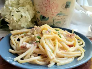 Spaghetti with Cream and Bacon