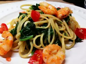 Spaghetti with Spinach and Shrimp