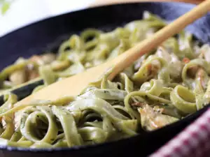 Spaghetti with Meat and White Sauce