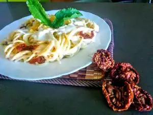 Spaghetti with Dried Tomatoes and Three Cheeses