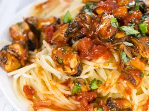 Spaghetti with Fish and Mussels