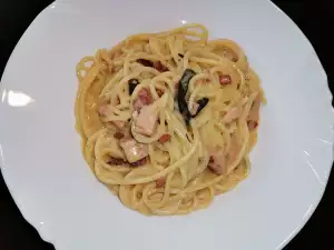 Rich Spaghetti with Mushrooms and Pastrami