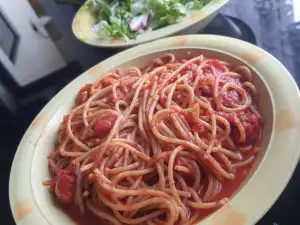 Spaghetti with Tomato Sauce