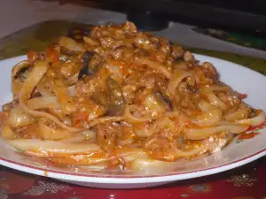 Spaghetti with Minced Meat and Mushrooms