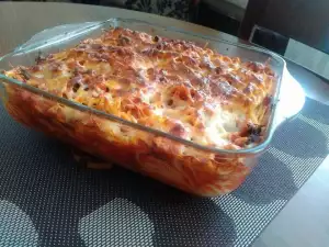 Oven-Baked Spaghetti with Lots of Spices and Cheese