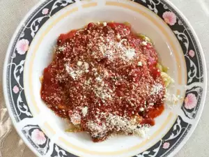 Zucchini Spaghetti with Tomato Sauce