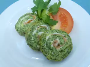 Spinach Roll with Smoked Salmon and Cream Cheese