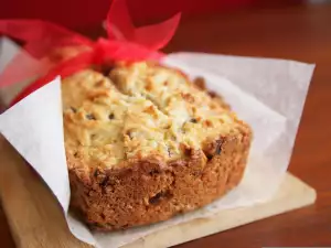 Holiday Sponge Cake with Fruits