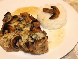 Pork Chops with Mushrooms and Blue Cheese