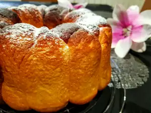 Monkey Bread with Jam and Caramel Topping