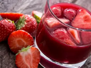 Strawberry Syrup without Boiling