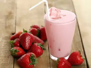 Dairy Strawberry Cocktail