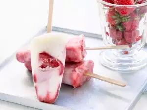 Frozen Strawberry Yoghurt