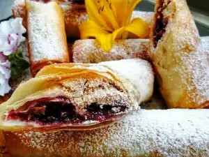 Incredible Strudel with Cherries