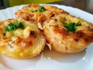 Stuffed Potatoes with Mushrooms and Processed Cheese