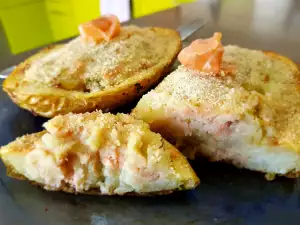 Oven-Baked Potatoes with Smoked Salmon Filling