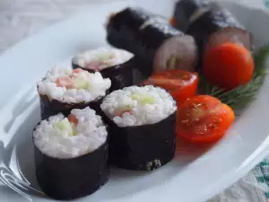 Sushi with Salmon, Cucumber and Cream Cheese