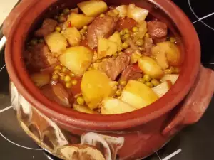 Pork with Peas and Potato Stew