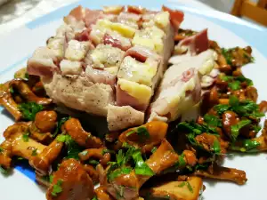 Steamed Pork Sirloin with Chanterelle Mushrooms