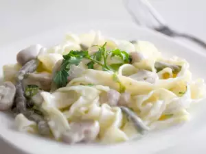 Tagliatelle with Chicken and Mushrooms